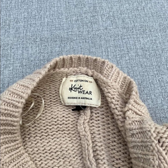 Cotton On sweater - Picture 3 of 5